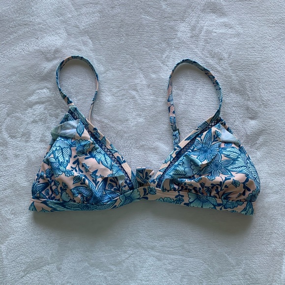 Women’s Bikini - Picture 5 of 7